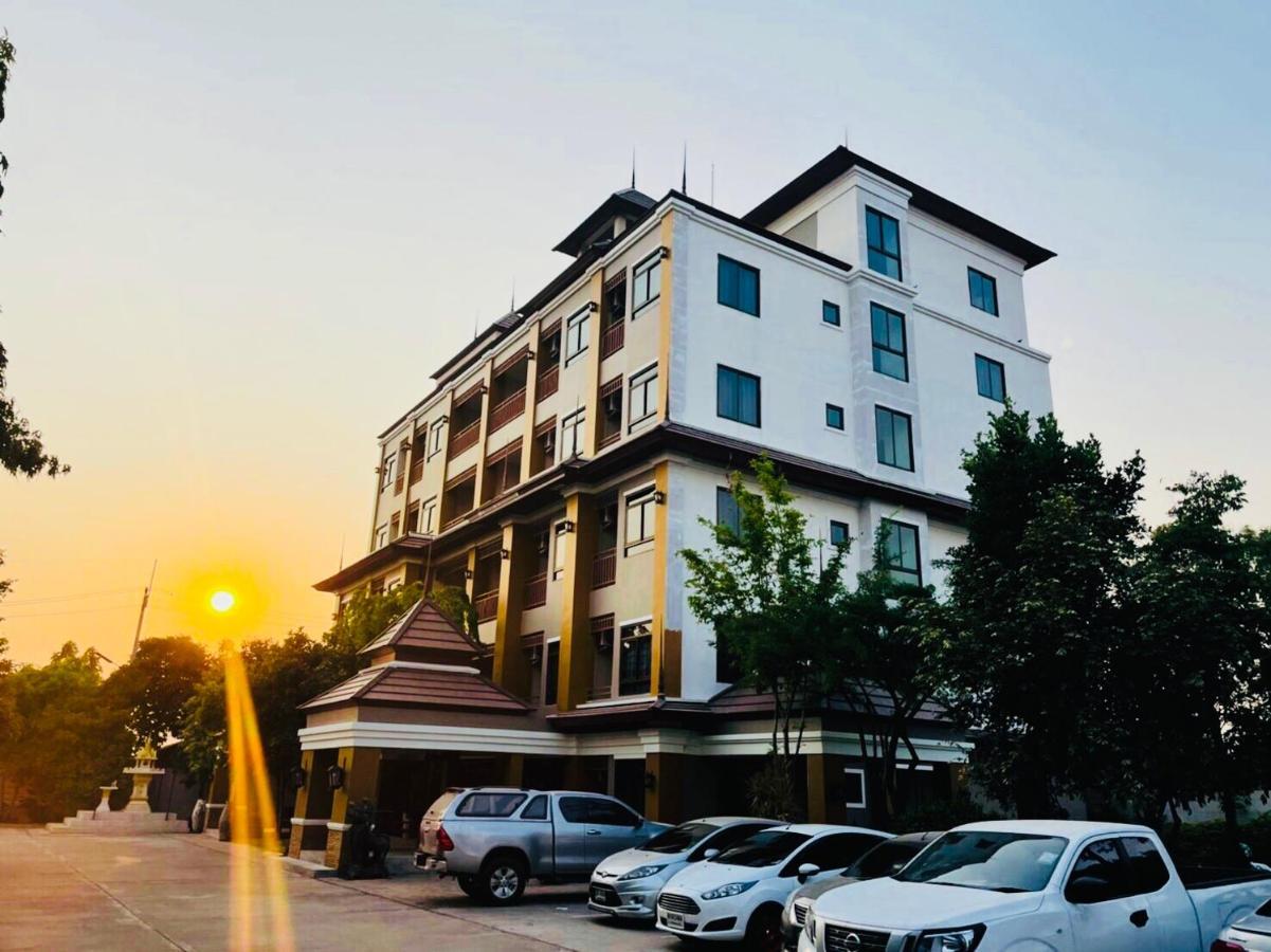The Green Residence 304 Si Maha Phot Экстерьер фото