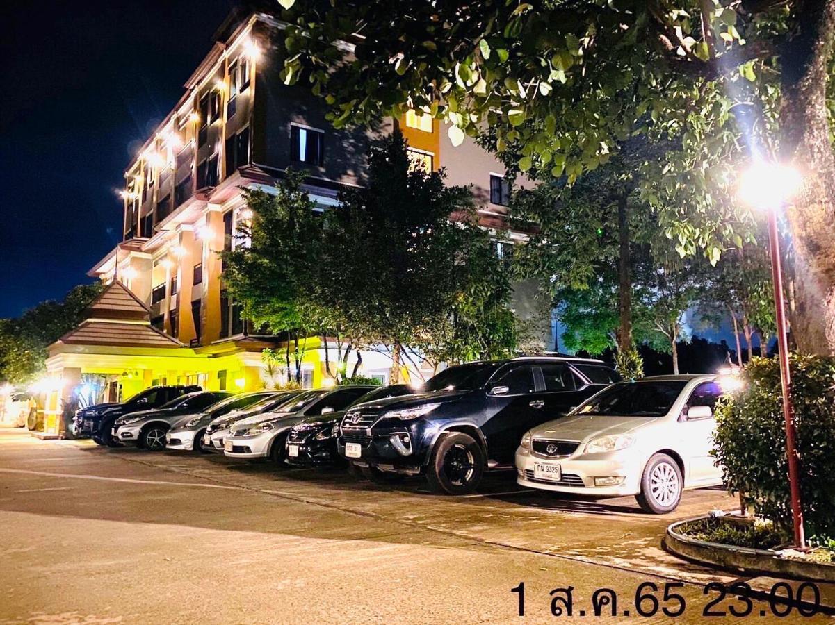 The Green Residence 304 Si Maha Phot Экстерьер фото