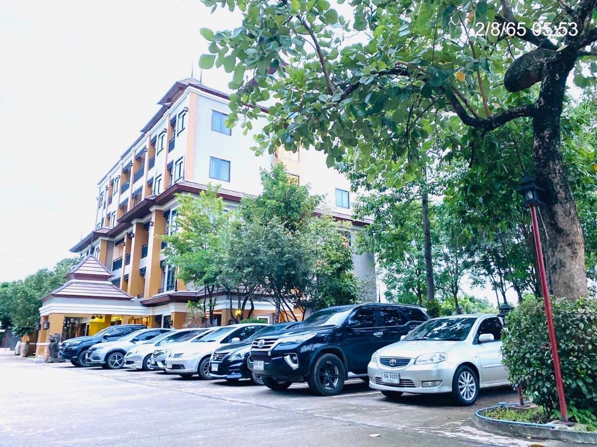 The Green Residence 304 Si Maha Phot Экстерьер фото